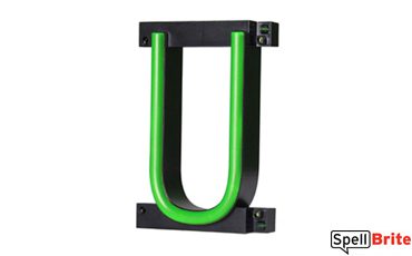 Letra LED U, con luces LED que parecen letras de neón